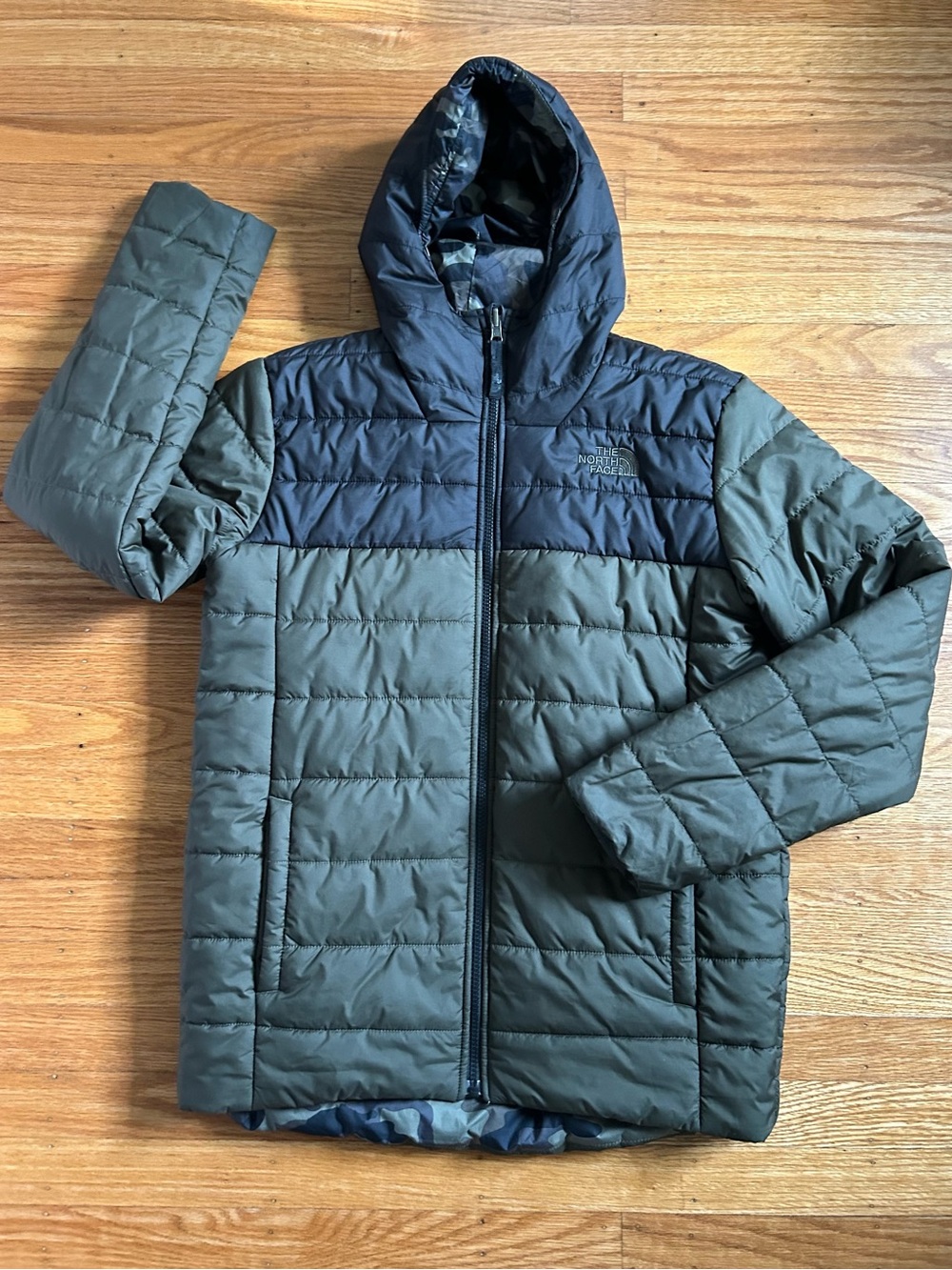 The North Face Boys Reversible Hooded Puffer Jacket - Olive & black
